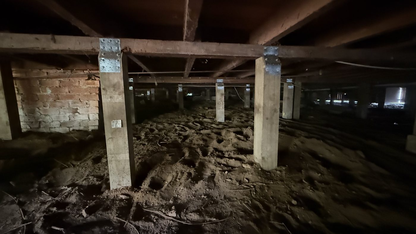 Huntly re-levelling - under floor work